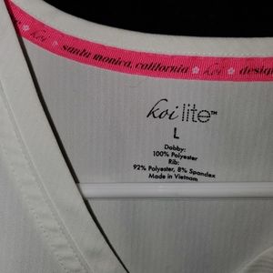 🙃‼️KOI Scrub top‼️🙃